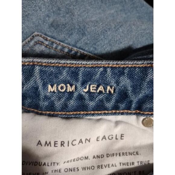 American Eagle Jeans‎ Ladies 2 Mom Jeans Medium Wash - Picture 6 of 9